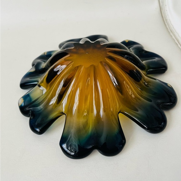 Vintage mid century Murano flower shape bowl - Picture 7 of 12